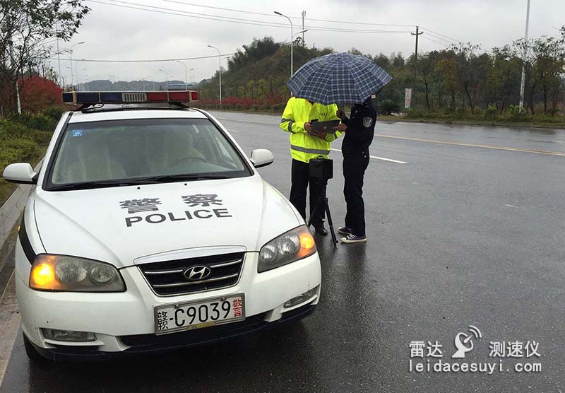 交警流动测速