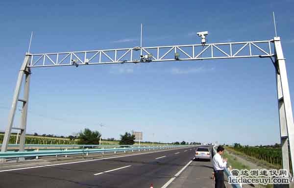 高精度平板窄波雷达在智能交通上的广泛应用